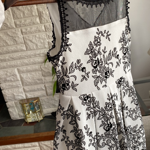 Iris & Ivy size 7 girls black and white formal dress. - Picture 14 of 15